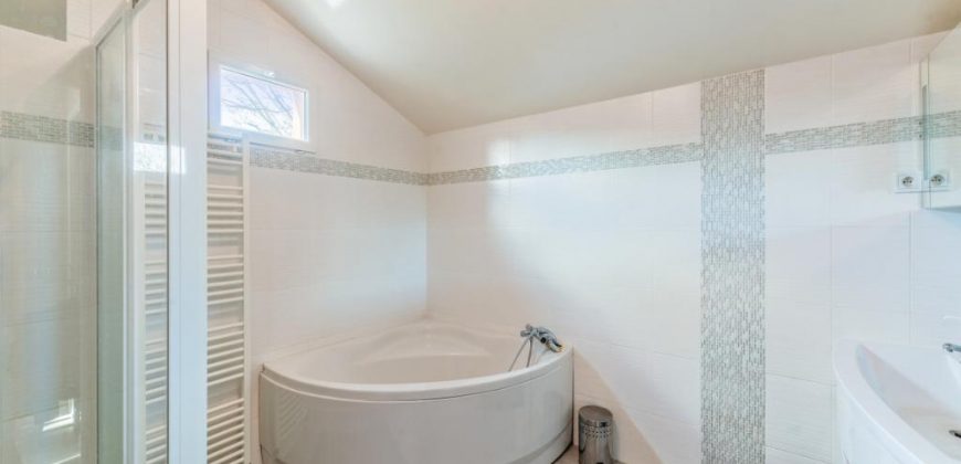 Maison/villa 6 pièces secteur Plateau d avron – 226 M2 – FON8151