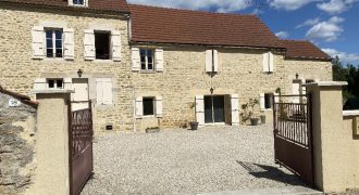 Maison/villa 9 pièces – 211 M2 – NAT4823