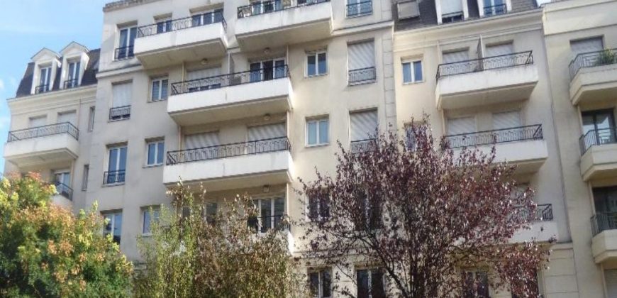 Parking/box secteur RER – Leclerc – NOG7511